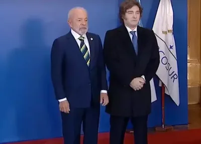 Lula e Milei durante cúpula do Mercosul