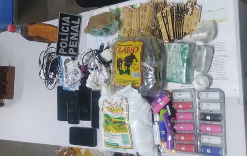 Material apreendido com os adolescentes em Altos