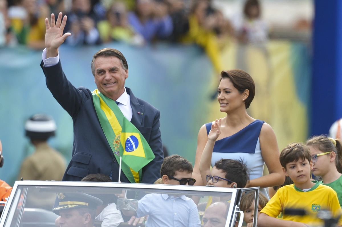 Michelle Bolsonaro e Jair Bolsonaro