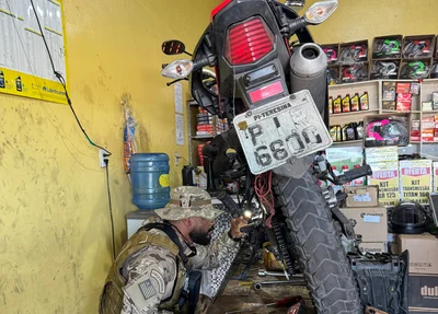 Motocicleta apreendida na Operação Rastreados