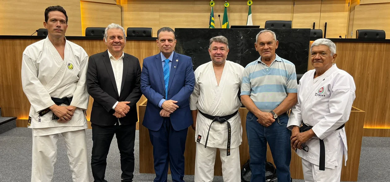 O parlamentar destacou a importância de homenagear mestres