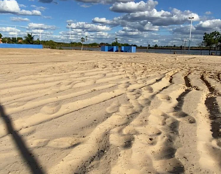 Obras no campo de areia