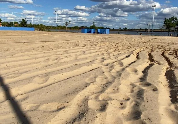 Obras no campo de areia
