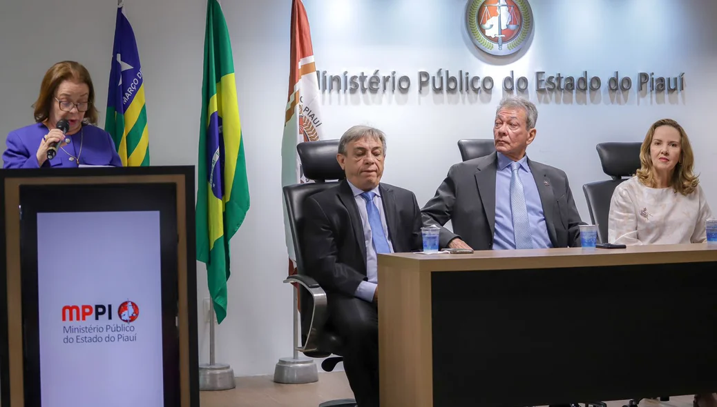 Ouvidora substituta, procuradora Ana Cristina Matos Serejo