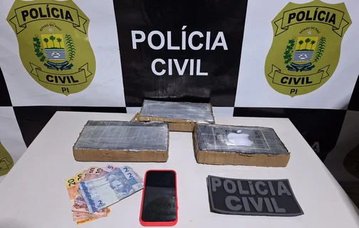 Pasta base de cocaína apreendida em Picos