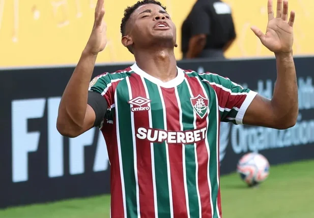 Piauiense Hércules comemora o gol da classificação do Fluminense