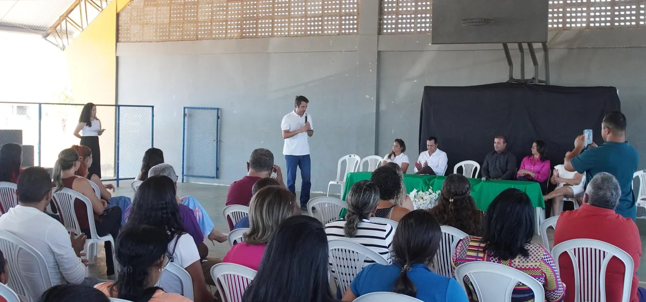 População compareceu no Ginásio Poliesportivo da Escola Agrotécnica
