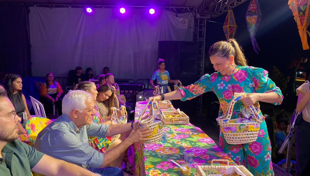 Prefeita Ivanária Sampaio e vice-governador do Estado do Piauí, Themístocles Filho