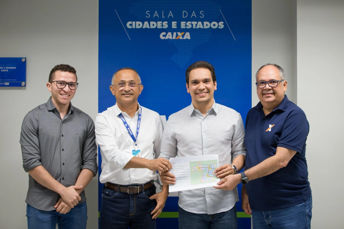 Prefeito Dr. Gilberto Júnior assina contrato de R$ 14 milhões para obras em Uruçuí
