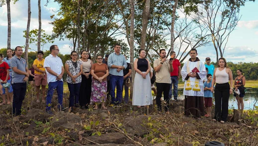 Prefeito João Arilson e paróquia lançam pedra fundamental da imagem de São Francisco