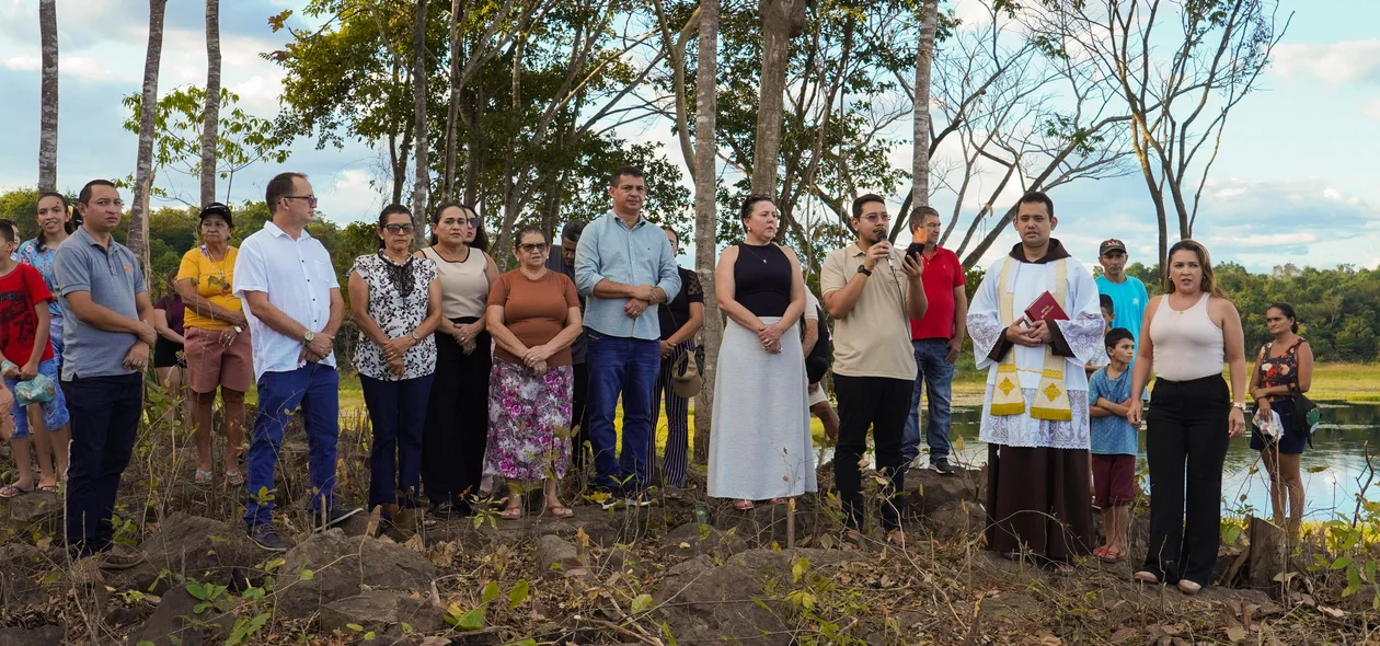 Prefeito João Arilson e paróquia lançam pedra fundamental da imagem de São Francisco
