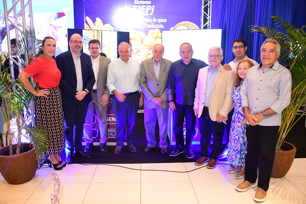 Presidente da FIEPI é homenageado nos 40 anos do SINDPAN em Teresina
