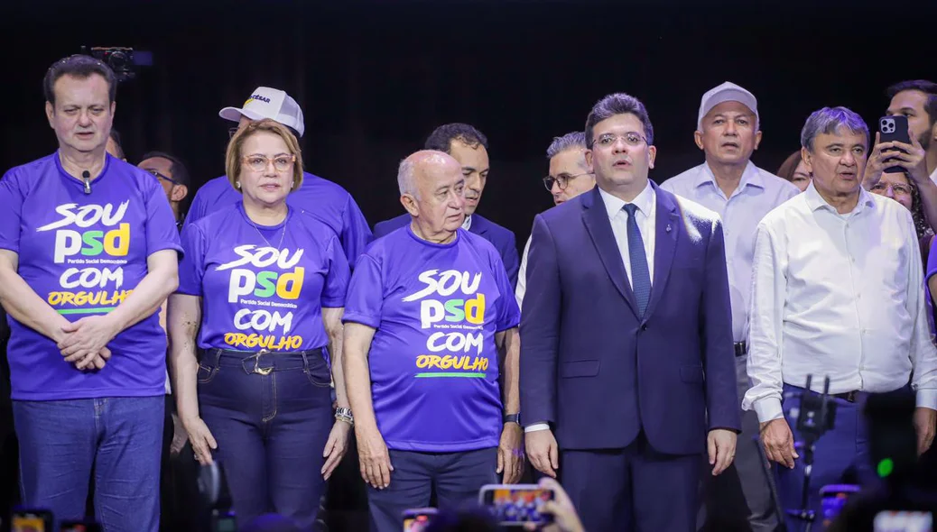 Presidente nacional do PSD, Gilberto Kassab, ao lado de líderes piauienses
