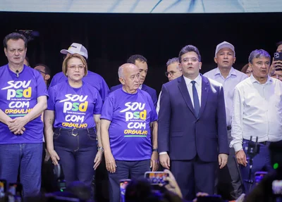 Presidente nacional do PSD, Gilberto Kassab, ao lado de líderes piauienses
