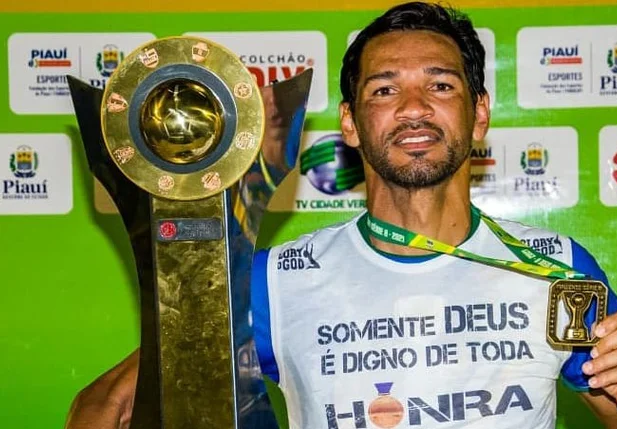 Rafael Araújo, zagueiro multicampeão com passagem marcante pelo Piauí
