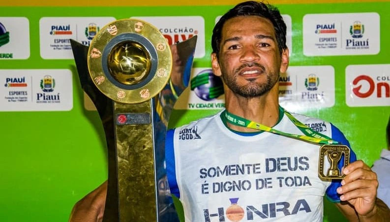 Rafael Araújo, zagueiro multicampeão com passagem marcante pelo Piauí