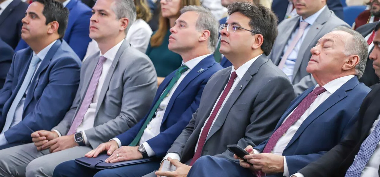 Rafael Fonteles e ministro André Mendonça durante evento no TCE