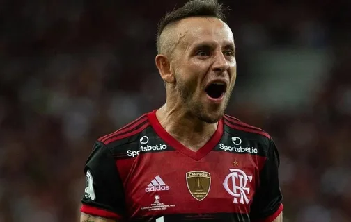 Rafinha com a camisa do Flamengo