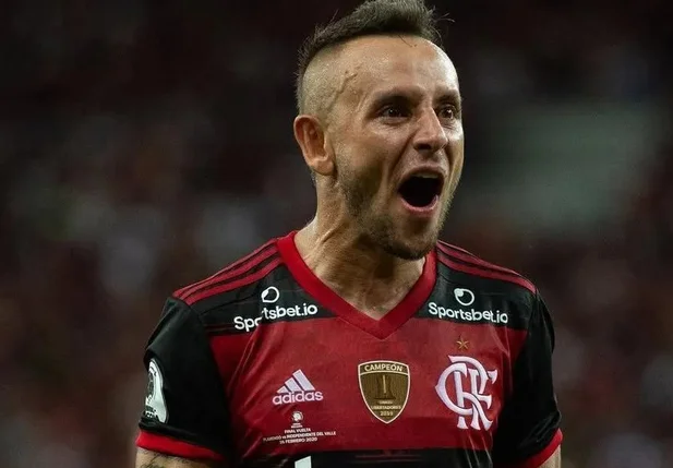 Rafinha com a camisa do Flamengo