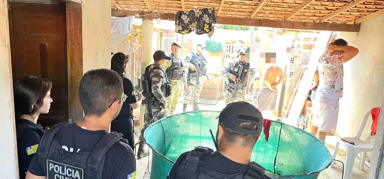 Rinha de galos funcionava no bairro Pedra Mole