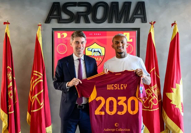 Roma anuncia a contratação de Wesley após despedida no Flamengo