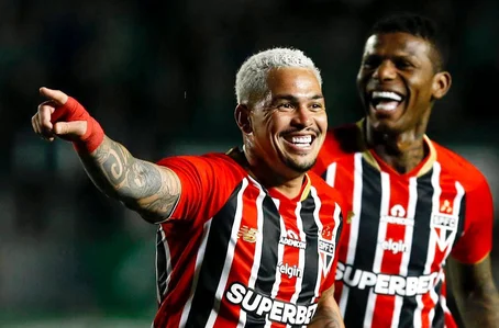 São Paulo pressiona e venceu Juventude nos últimos minutos no Brasileirão