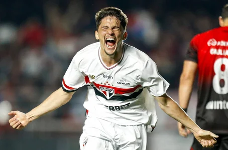 São Paulo vence Athletico-PR por 2 a 1 e deixa vaga para as quartas da Copa do Brasil em aberto