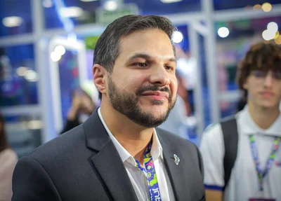 Secretário de Educação Washington Bandeira