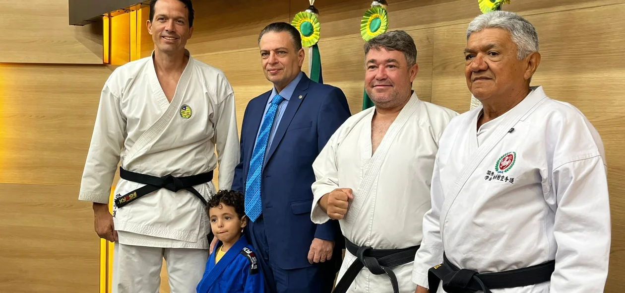 Sessão solene em homenagem ao Mês Faixa Preta