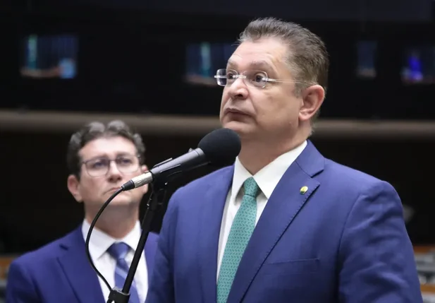 Sóstenes Cavalcante