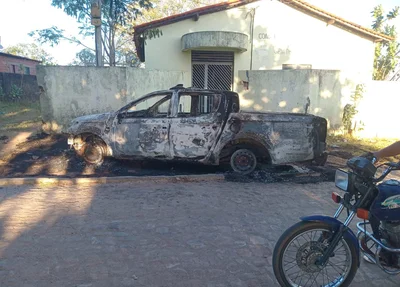 Viatura da PM pega fogo em São João da Serra; veja vídeo