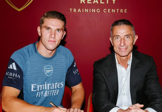 Viktor Gyökeres assinou contrato com o Arsenal