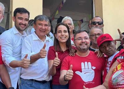 Vinícius Dias e o pai, Wellington Dias, compareceram à votação da eleição interna do PT