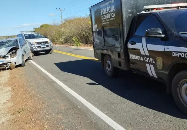 Acidente entre carro e motos deixa jovem morta na PI 120 em Valença do Piauí