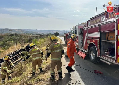 Acidente envolvendo um caminhão e um carro de passeio deixa quartro mortos no DF