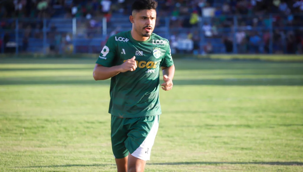 Altos jogou no Lindolfo Monteiro