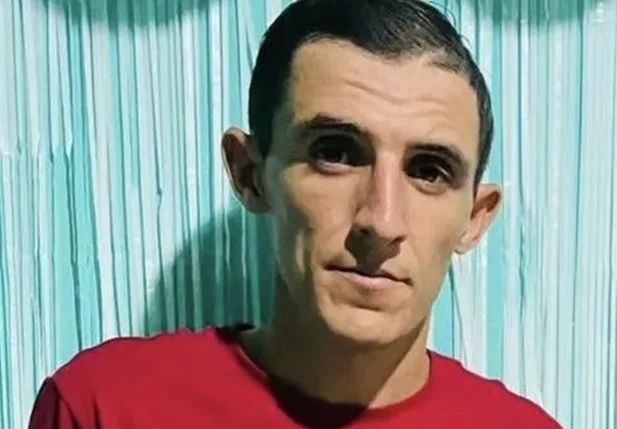 Antônio Reis Carvalho foi morto com facada no peito