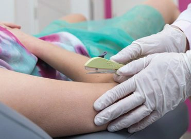 Aplicação de Implanon (contraceptivo)