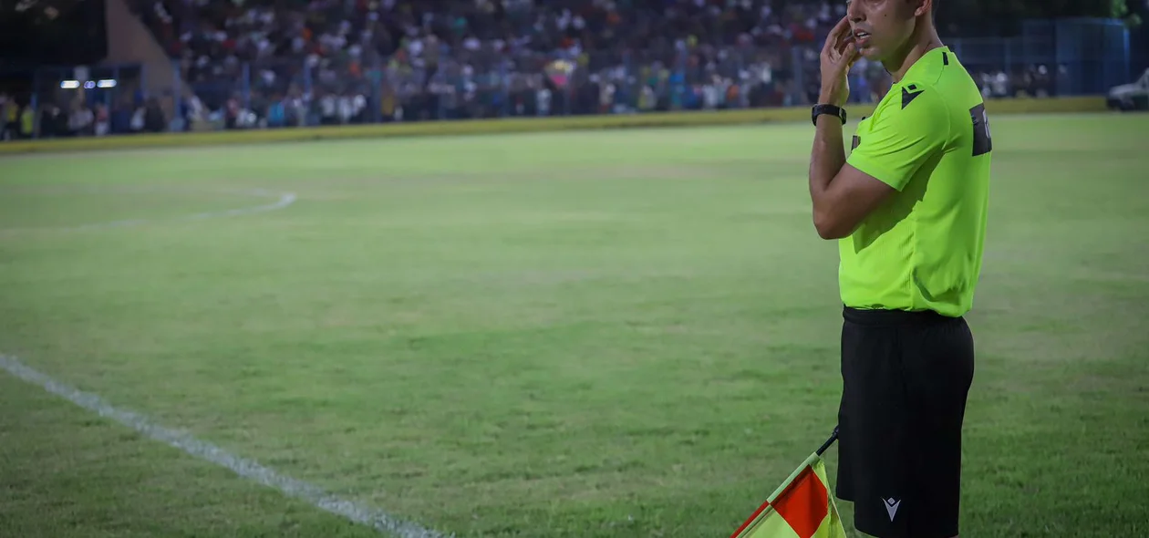 Assistente da partida entre Altos e Santa Cruz pelas oitavas de final da Série D