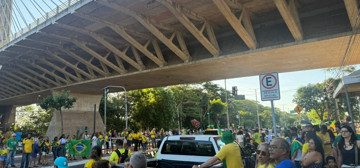 Ato debaixo da Ponte Estaiada