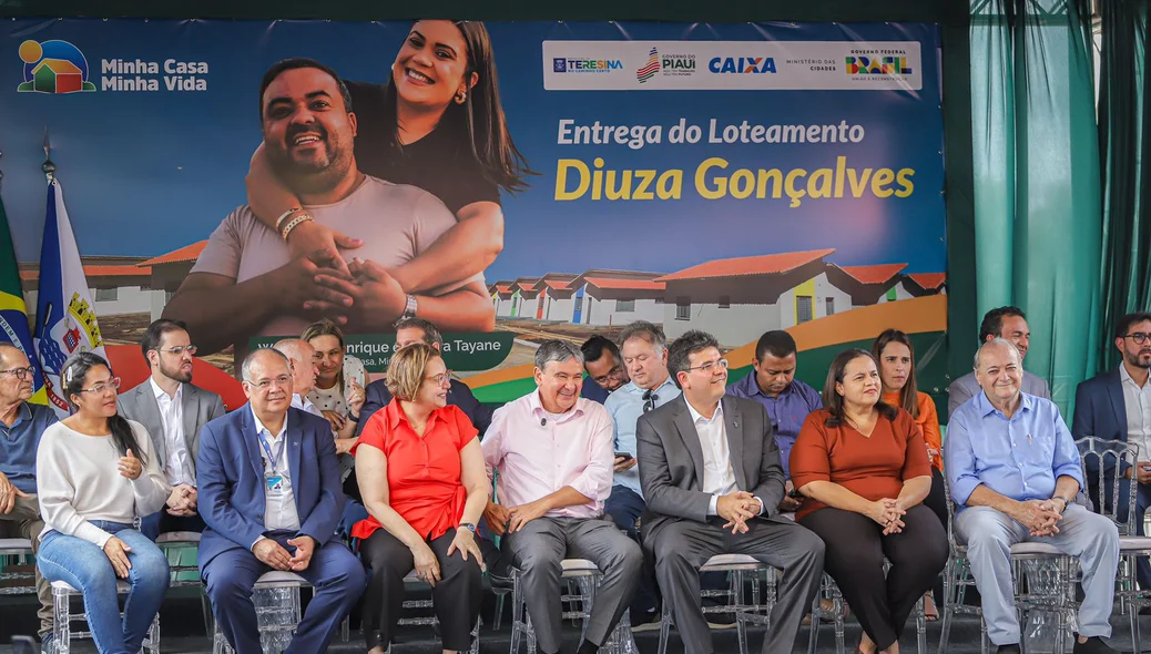 Autoridades na solenidade