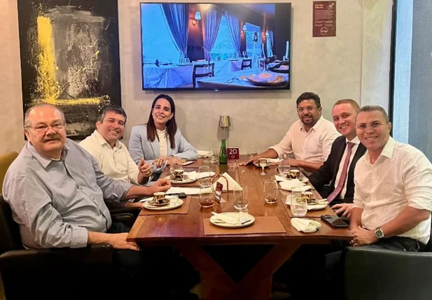 Bancada do PT se reúne para traçar estratégias