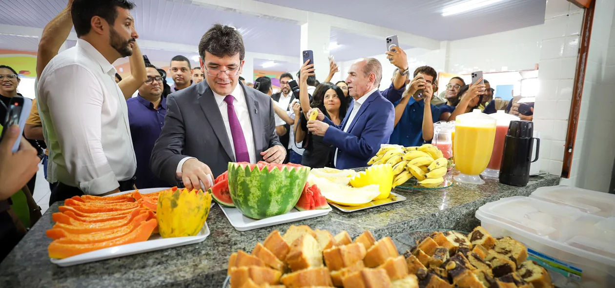 Café da manhã em escola reformada