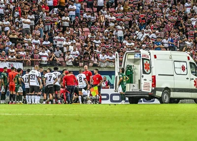 Caio Felipe leva a pior em choque de cabeça com outro jogador do Altos