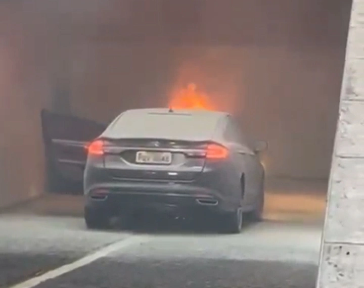 Carro oficial usado pro ministra do STJ pegou fogo