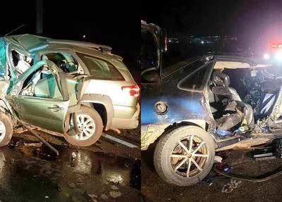 Carros envolvidos em acidente em Minas Gerais