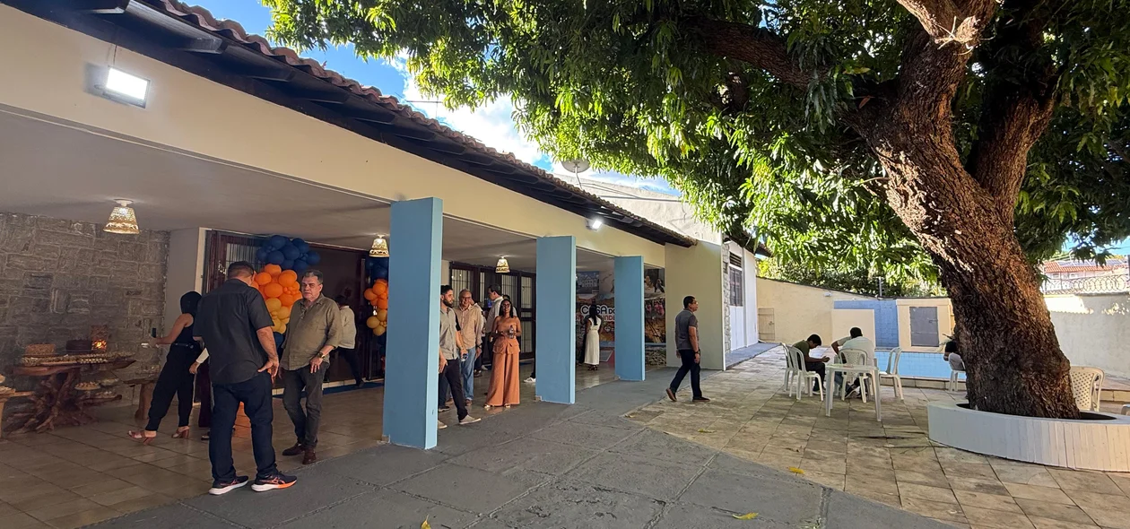Casa do São Raimundense tem espaço amplo para receber a população