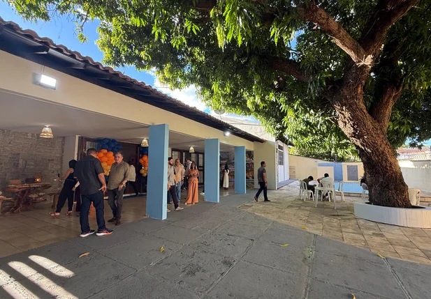 Casa do São Raimundense tem espaço amplo para receber a população