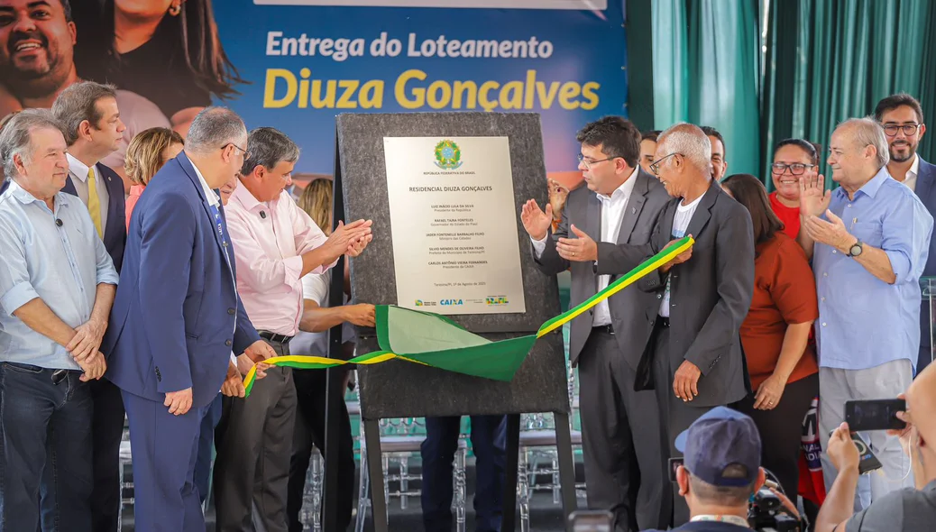 Cerimônia de entrega das casas