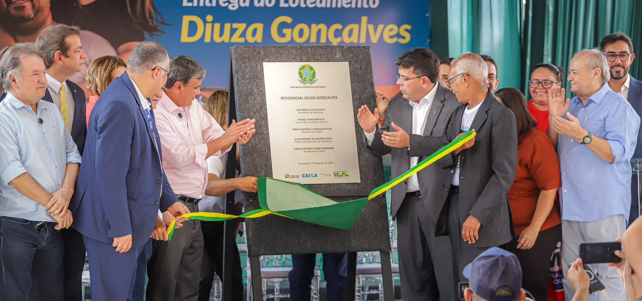 Cerimônia de entrega das casas